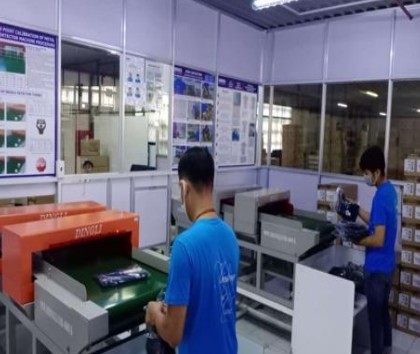 Metal Detection Station